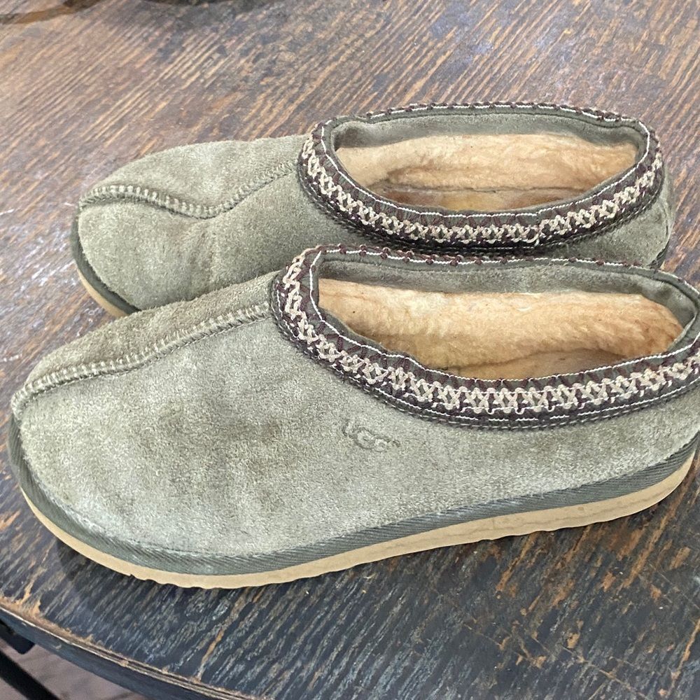 Ugg crozy green slippers women Sz 7 - Picture 2 of 4
